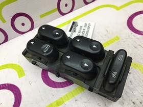 Comando de Vidros Frt / Esq Land Rover Freelander  de 2007 - Ref OEM :  YUD500330PUY